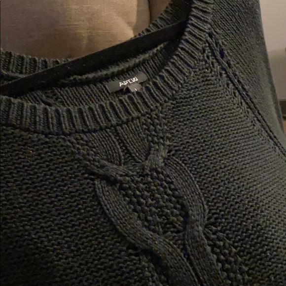 Sweater - Picture 2 of 4